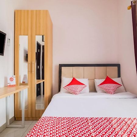 Oyo 3256 Rukost I8 Hotel Karawang Exterior foto