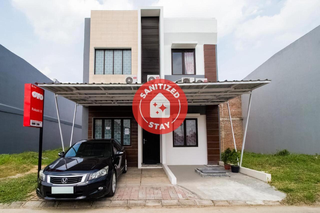 Oyo 3256 Rukost I8 Hotel Karawang Exterior foto