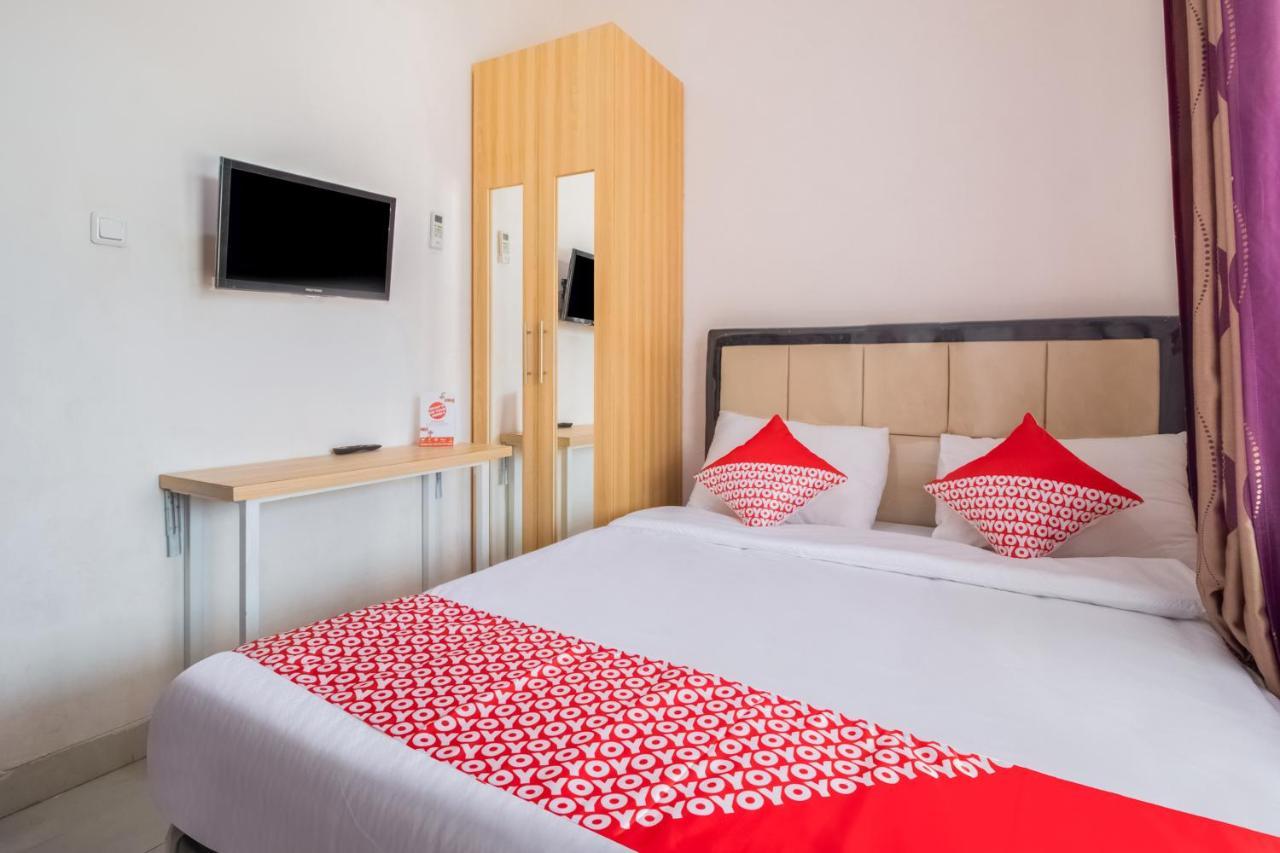 Oyo 3256 Rukost I8 Hotel Karawang Exterior foto