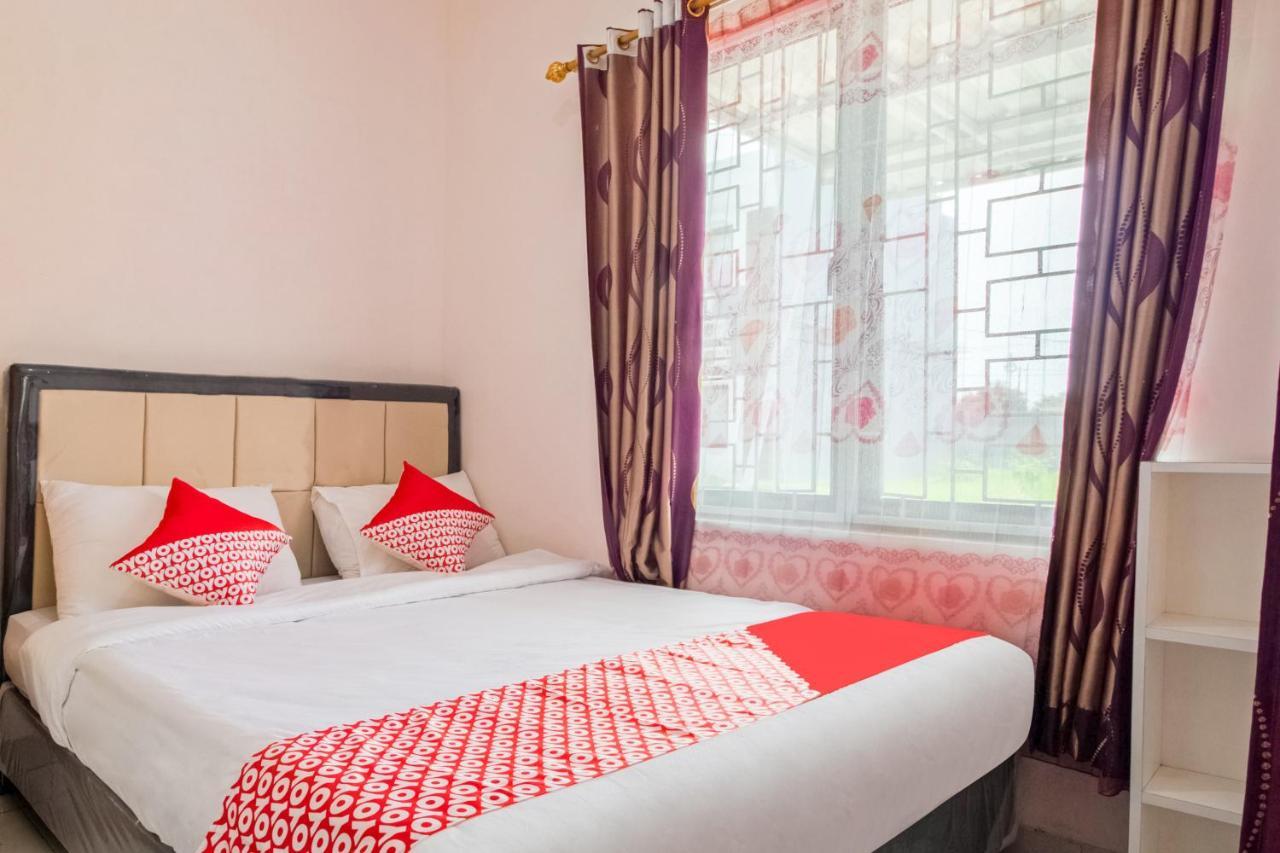 Oyo 3256 Rukost I8 Hotel Karawang Exterior foto