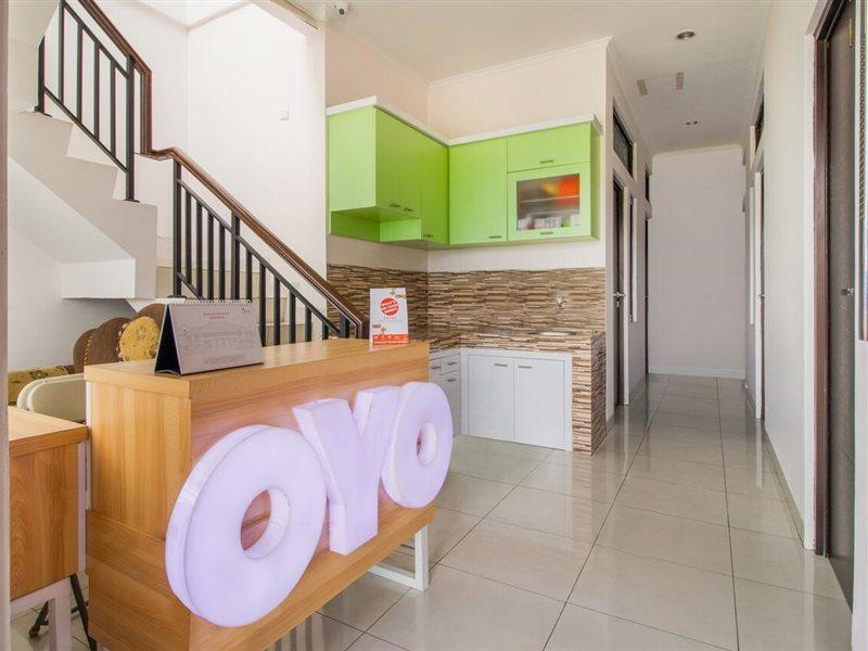Oyo 3256 Rukost I8 Hotel Karawang Exterior foto