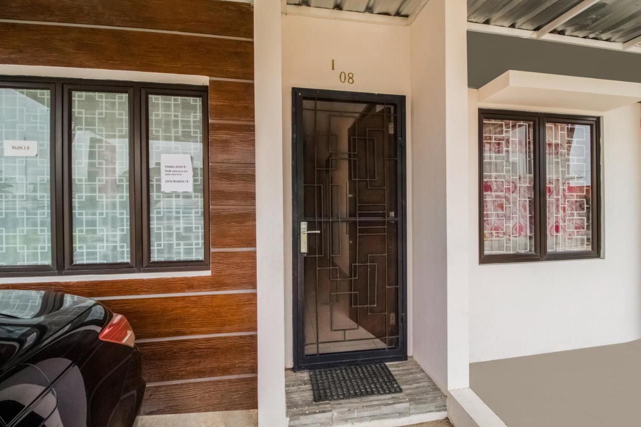 Oyo 3256 Rukost I8 Hotel Karawang Exterior foto