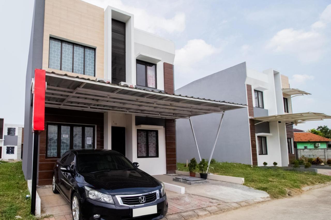 Oyo 3256 Rukost I8 Hotel Karawang Exterior foto