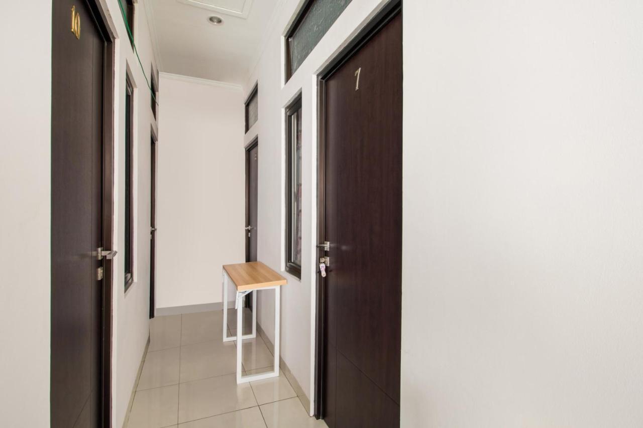 Oyo 3256 Rukost I8 Hotel Karawang Exterior foto