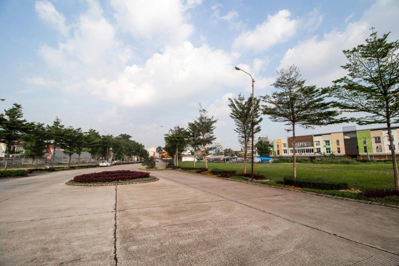 Oyo 3256 Rukost I8 Hotel Karawang Exterior foto